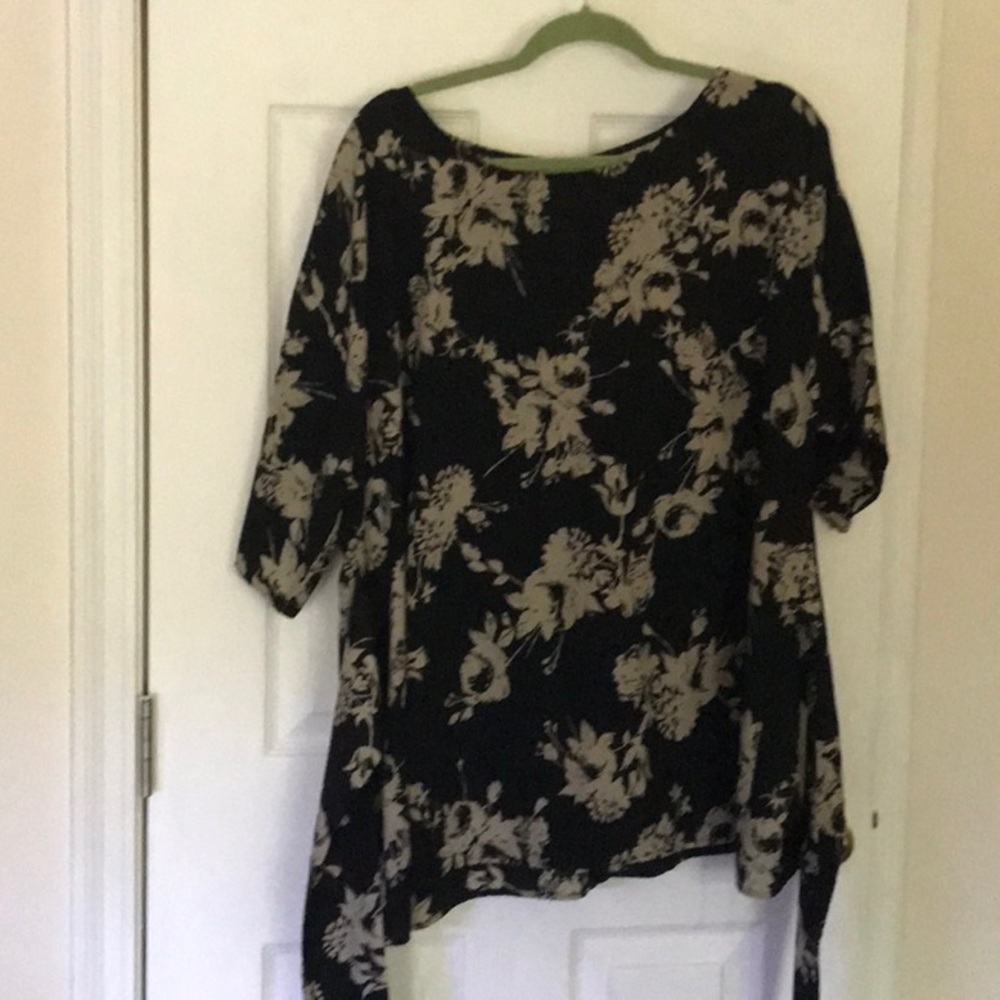 2x women’s blouse